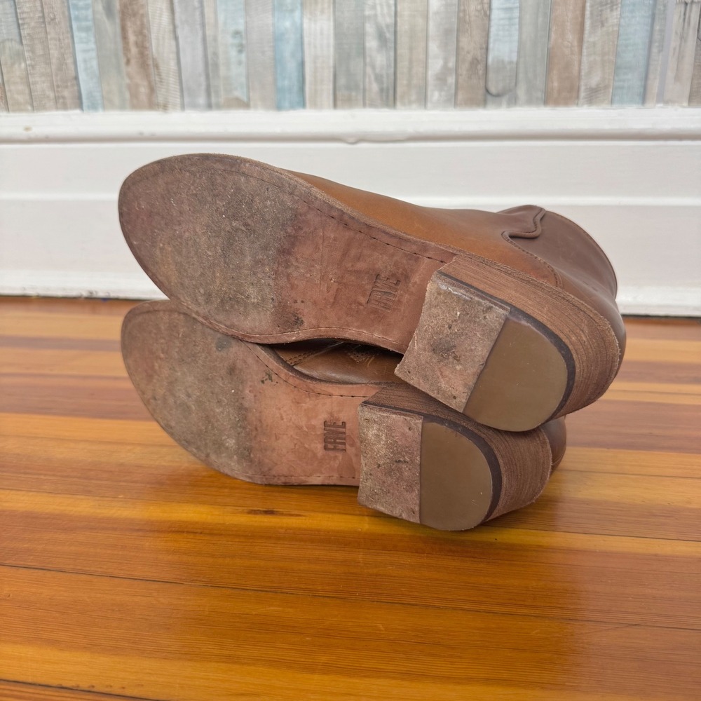 Frye 8.5 Carson Piping Leather Bootie Caramel Brown Ankle Boots Low Western - Picture 7 of 11